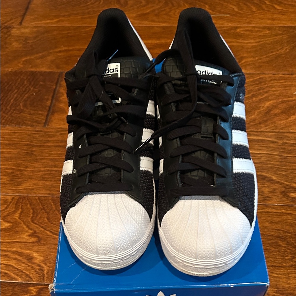 Adidas Original Superstar Black/White Shoes. Size 9M